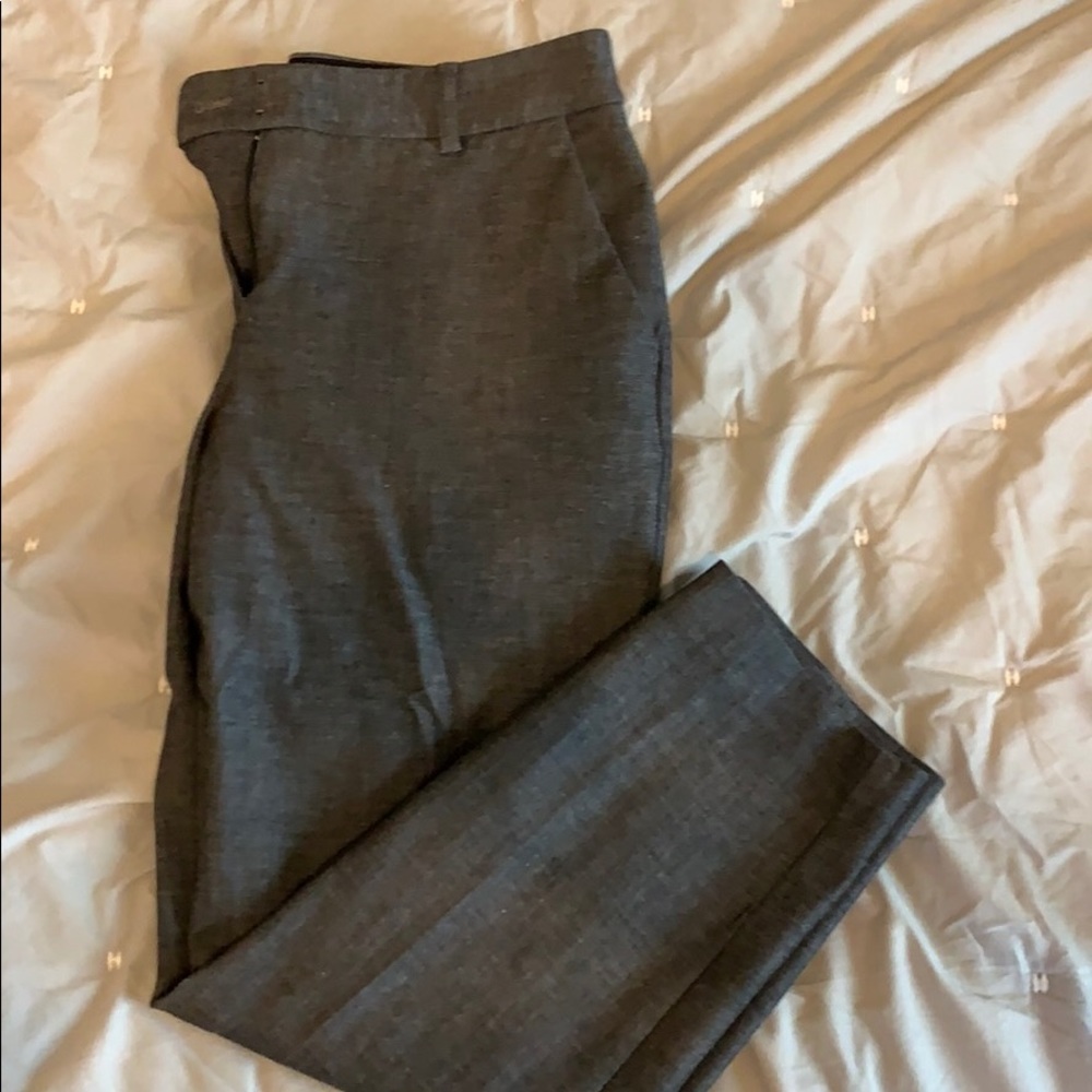 Ankle-length slacks.